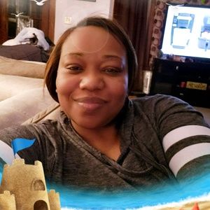 Meet your Posher, Janelle